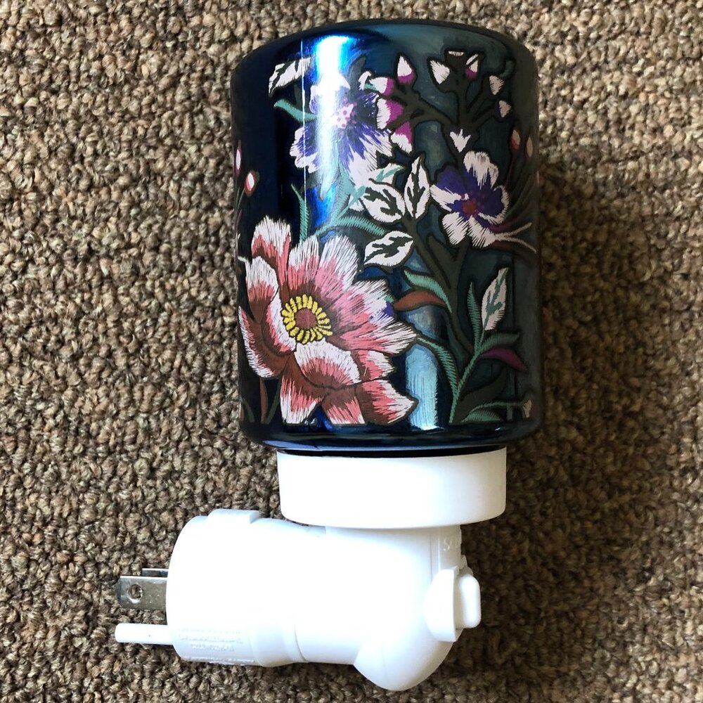 MIDNIGHT FLORAL Scentsy Plug In Mini Warmer